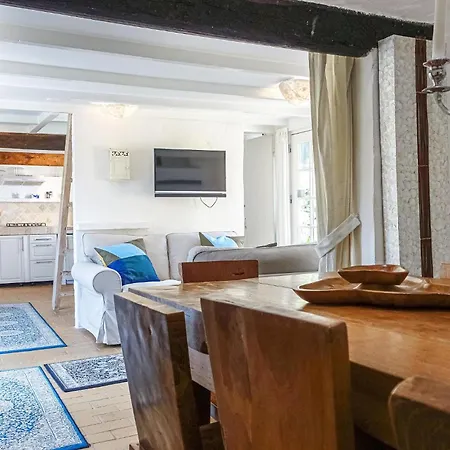 2 Bedroom Awesome In