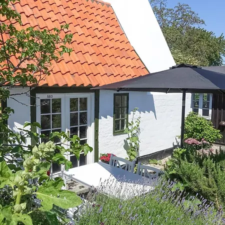 2 Bedroom Awesome In Casa vacanze